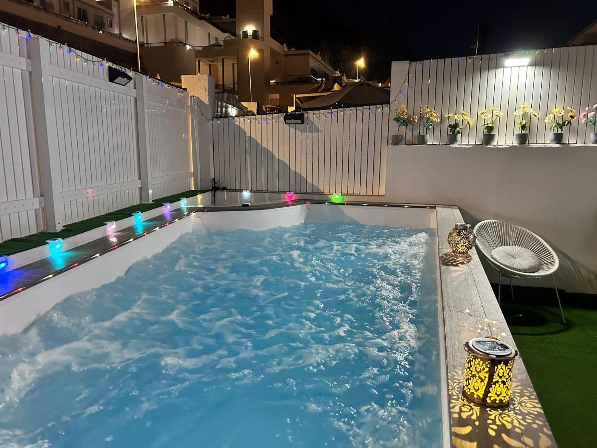Big Villa Puerto Rico With Heated Saltwater Jacuzzi Pool & Bbq & Private Parking Extérieur photo